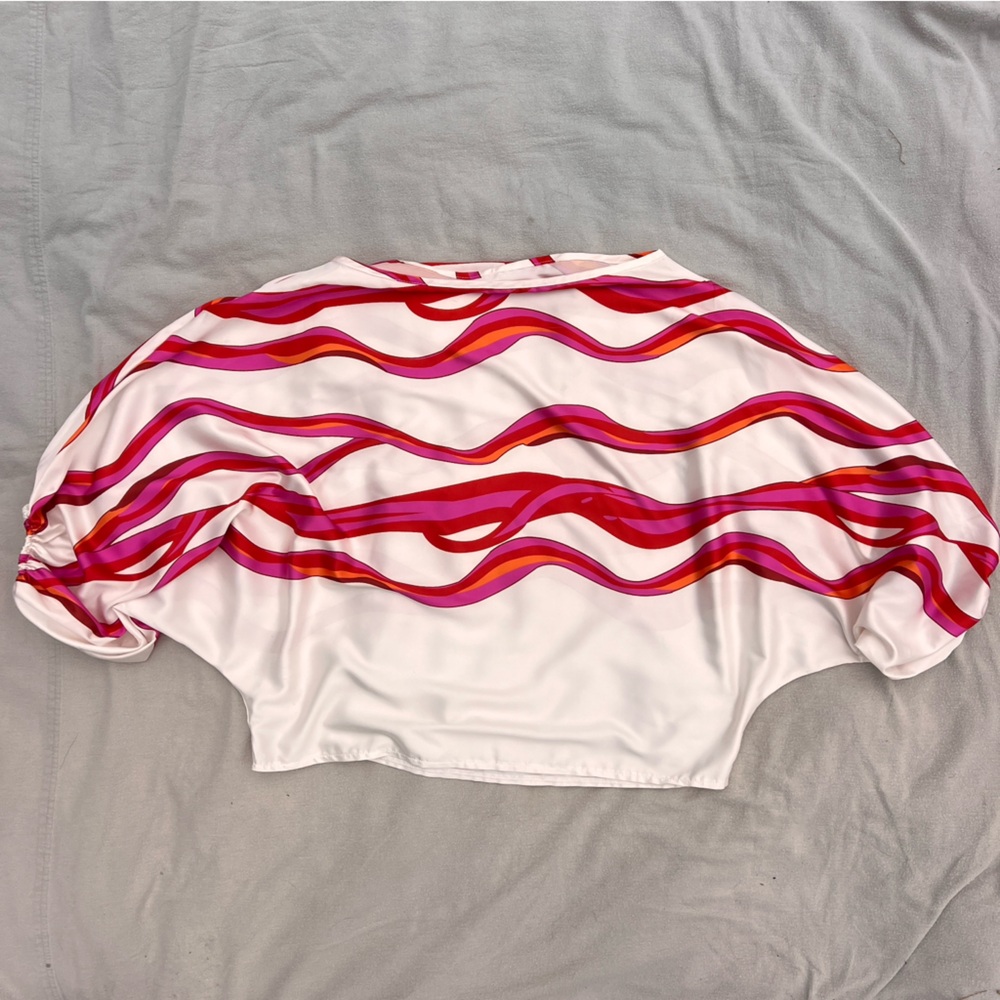 Colorful Wavy Patterned Top - Picture 2 of 6